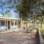 Rural Hideaway Villa In Stcarlos