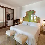 Villa With Direct Sea Access