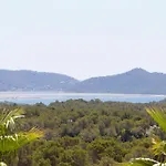 Modern Holiday Home With Vast Terracing