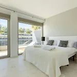 Plaja D En Bossa 4 Bedroom Suite With Pool, Sea View & Only 8Mins Drive To Airport