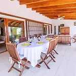 Villa Azumar, Piscina, Jardin