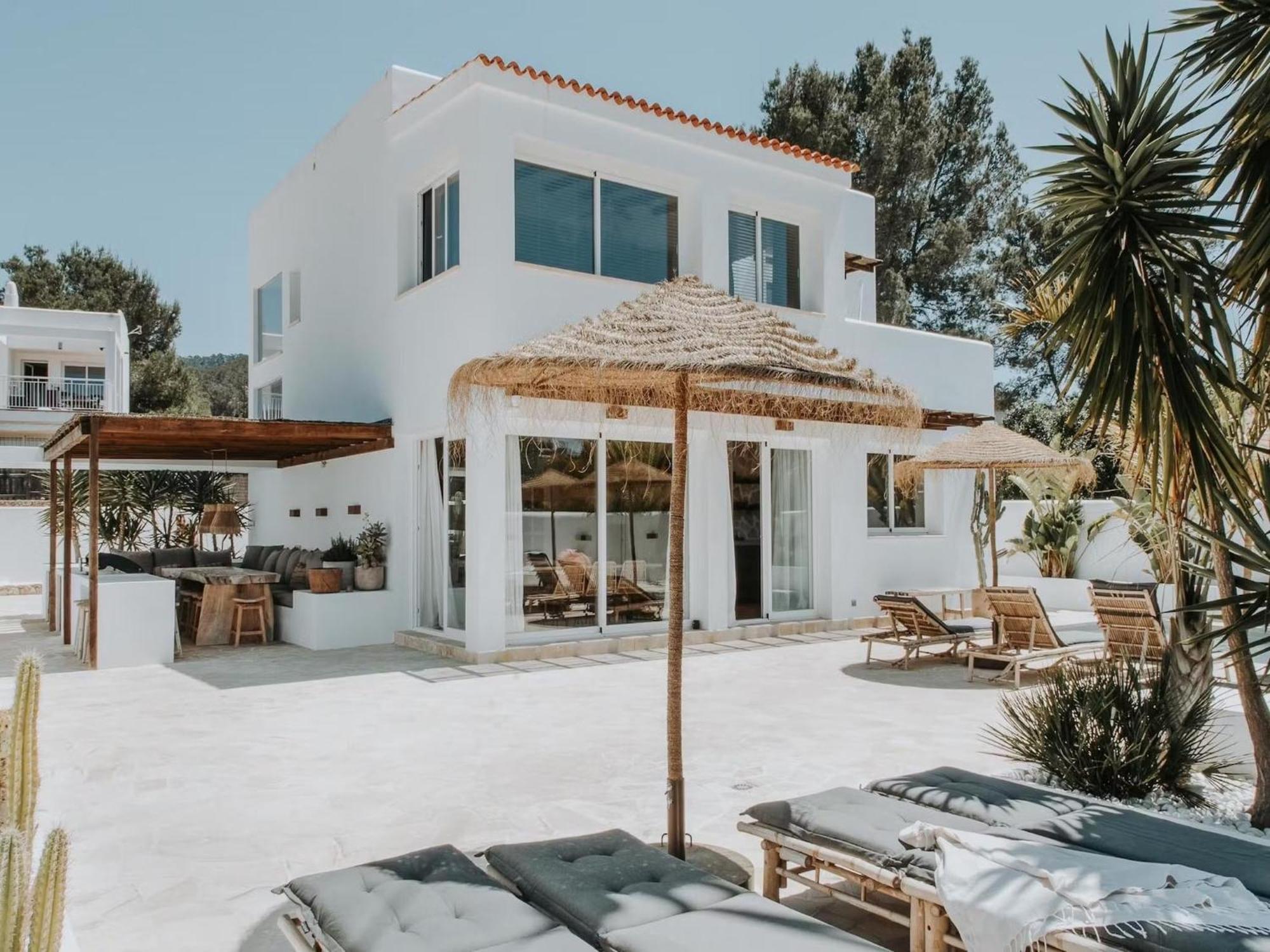 Вилла Boutique With Heated Pool *