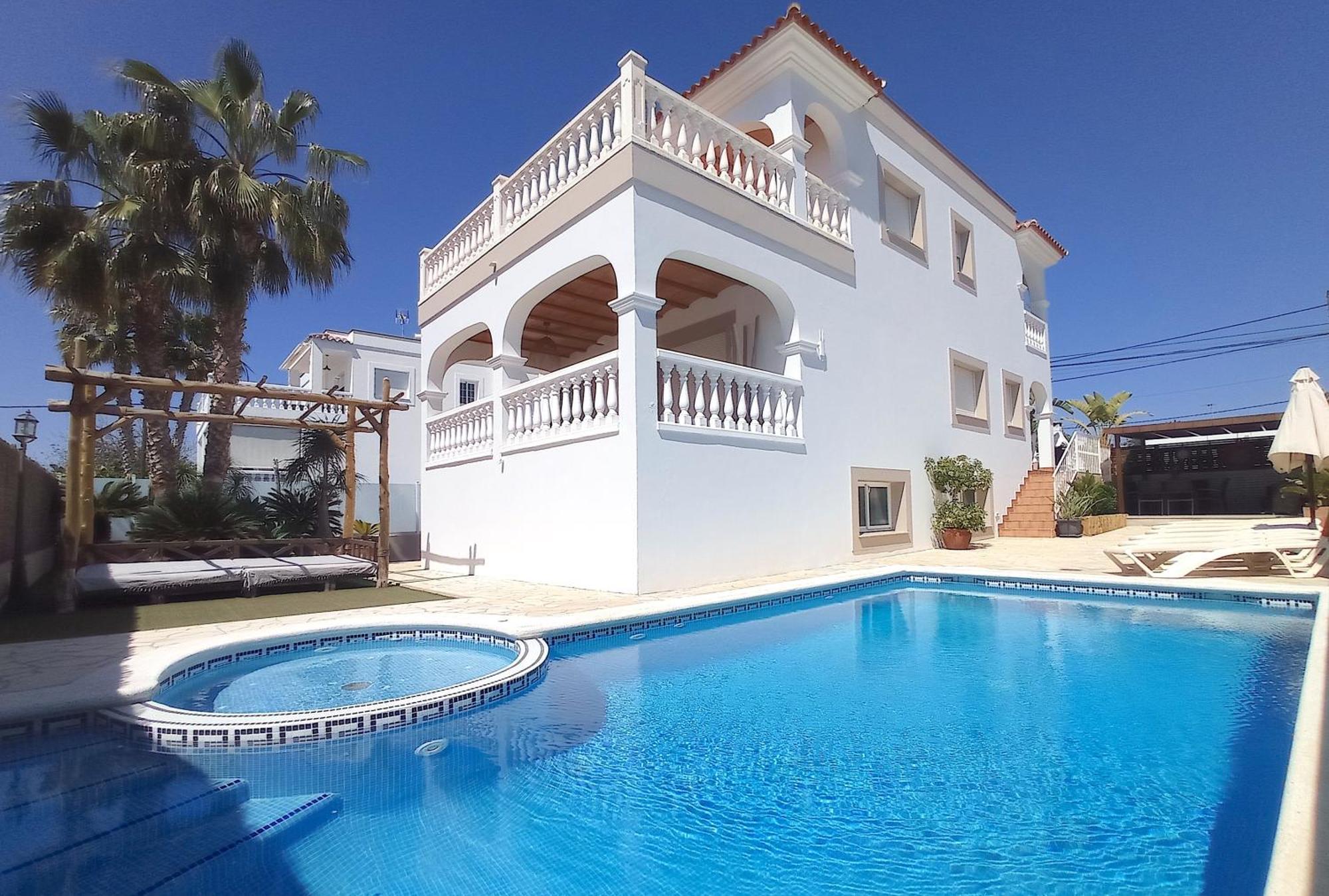 Inibiza - Juncos Villa Can Furnet