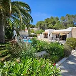 Private Villa Mit Eigenem Pool Unter Palmen