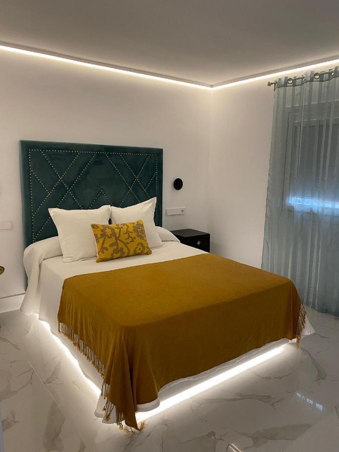 13 Lives In Ibiza-stad