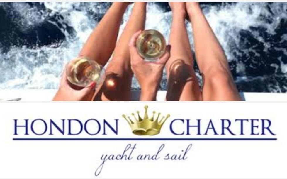 Hotel en barco Hondoncharter *